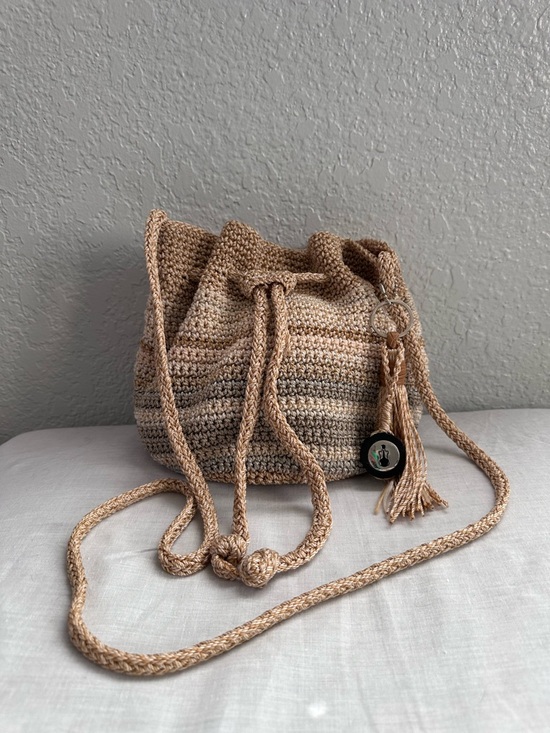 The Sak Crochet Knit Bucket Bag Boho Crossbody Neutral Tan Drawstring Purse - Picture 2 of 14